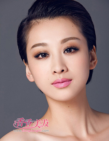 国字脸女生适合什么短发型 国字脸女生适合的短发发型
