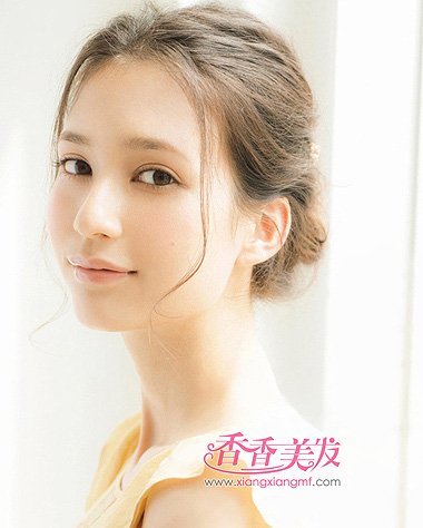 大圆脸适合什么发型 大圆脸女生盘发发型