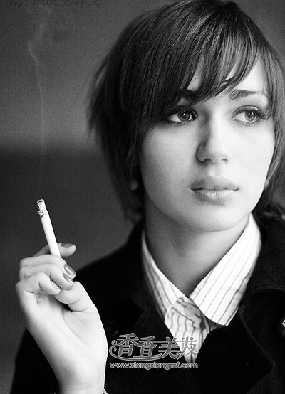 大饼脸适合什么短发 大饼脸女孩短发发型