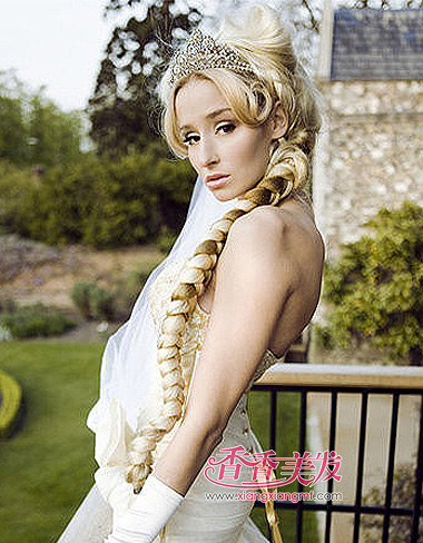 女生<em>编头发</em>型大全 高贵<em>美丽简单</em>的<em>编头发</em>发型