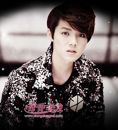 男士斜刘海怎么打理 男生的斜刘海梳哪边好看