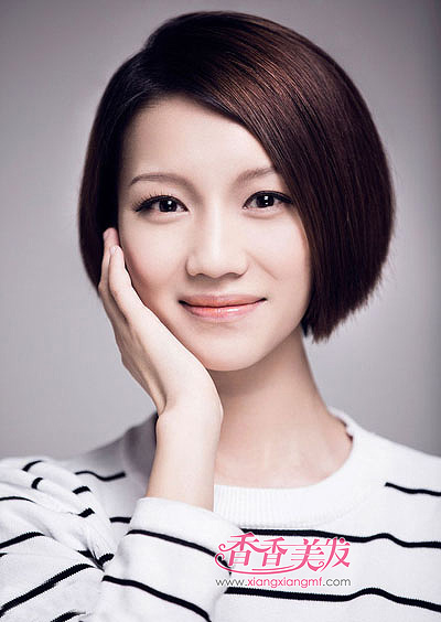女生圆脸短发发型图片 2015流行女生圆脸短发