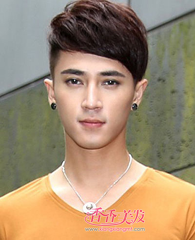 适合圆脸男生的短发发型 圆脸男生适合的短发