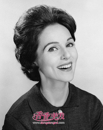 优雅中年女士中短发 中年女士中短发发型图片