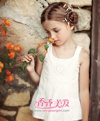 <em>流行</em>美5岁小<em>女童发型</em> 儿童<em>发型</em>绑扎教法