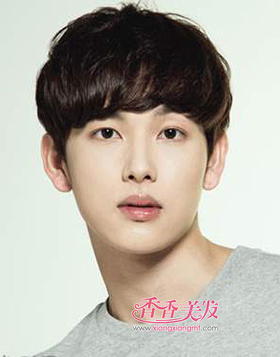 今年流行什么男生烫发发型 男中学生烫发发型图片