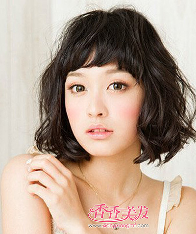 脸型上窄下宽适合什么发型 发量少脸宽适合什么发型