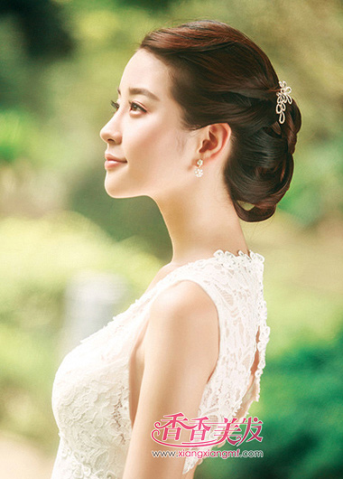 最简单的中老年盘发型步骤 中老年盘发发型图