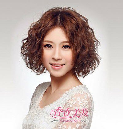 45岁女人长脸短发型 长脸短发型设计图片