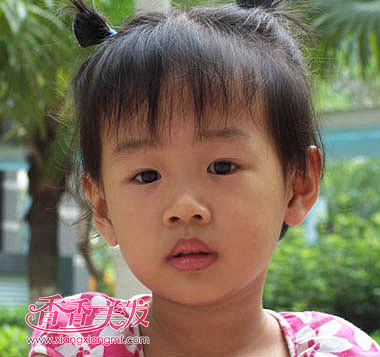 女童蘑菇头如何绑头发 儿童小女孩蘑菇头绑头