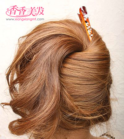 晚宴盘发图解 晚宴高贵优雅盘发图解