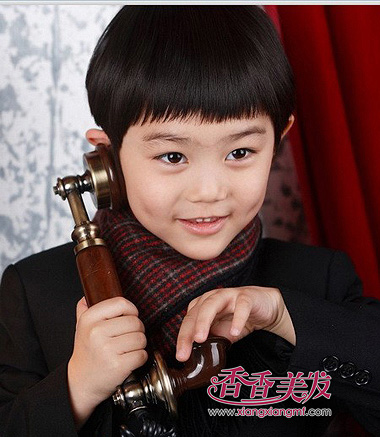 12岁男生长脸什么发型好看 12岁男孩怎样梳头
