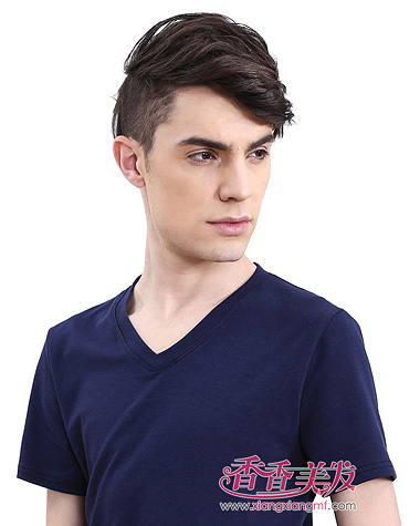 男生长发边上剃掉好看吗 两边推进去的男生长