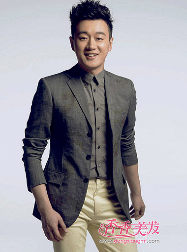 男生<em>两边剪掉</em> 上面的<em>头发</em>做纹理烫怎么样(4)