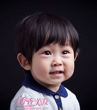 头大的男宝宝应该剪什么发型 小男宝宝头大剪什么发型