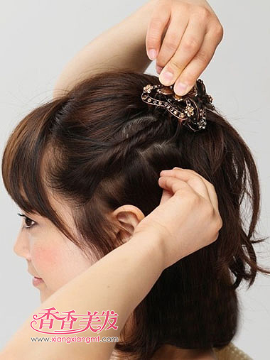 大脸盘怎么扎头发显脸瘦 大脸头发扎法(5)