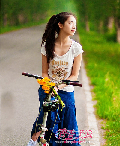 高中生扎马尾辫发型女生怎样好看 学生发型马