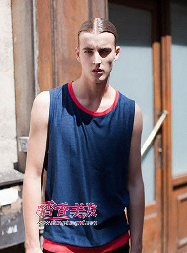 欧洲男生中分的中长发型 男生半长发是什么发