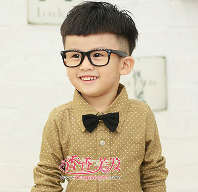 10岁男生长方脸适合什么发型 9,10岁男孩子短