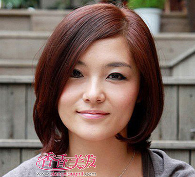 脸大头发少的女人适合什么发型 头发少脸大新