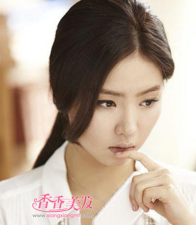 圆脸中分发型要怎么扎才好看 圆脸中分发型扎发