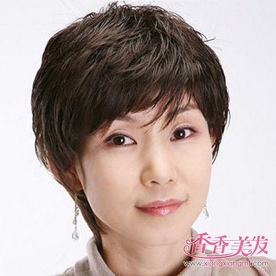 中老年由字脸型短发型图片 中老年由字脸盘发