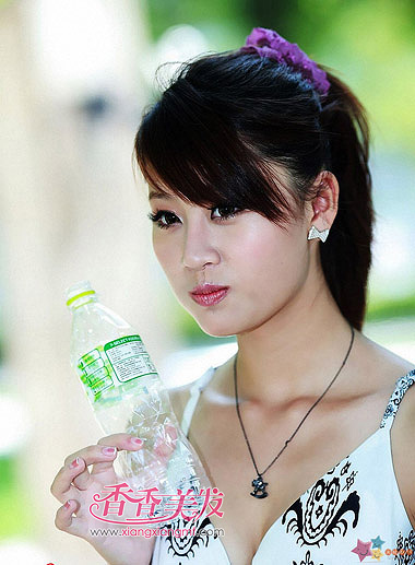 圆脸刘海扎马尾好看吗 圆脸马尾怎么扎发