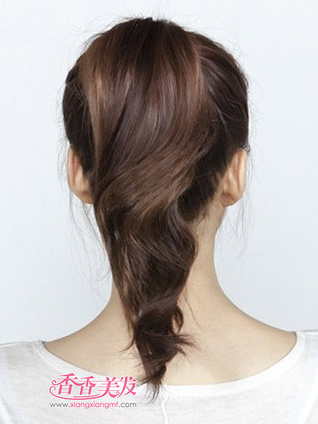 卷发花苞头扎法图解 花苞卷发怎么扎?