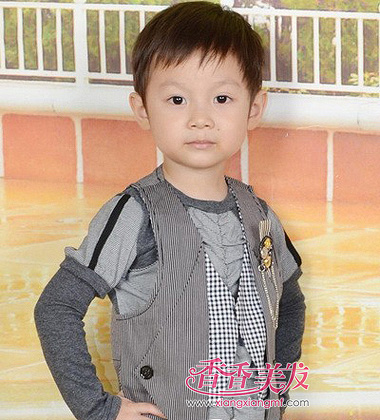 3岁小男孩发型 冬天3岁男宝宝潮流发型(2)