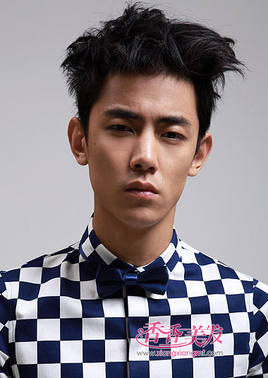 脖子长脸瘦的男人适合什么发型 脸瘦男孩发型