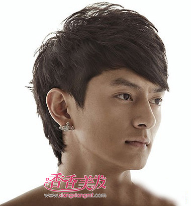 要怎么做<em>男生</em>发型 <em>男孩头发往</em>前<em>梳</em>的发型(4)