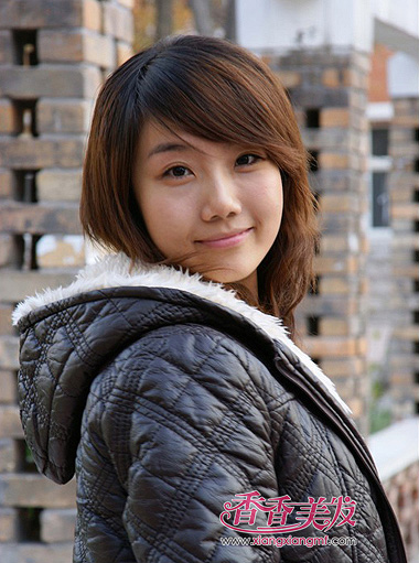 国字脸额头又高又宽适合留什么刘海好看呢 脸