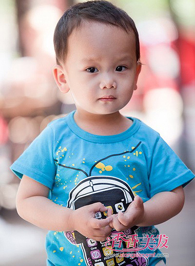 2015夏天流行两岁小男孩发型 两岁小男孩发型