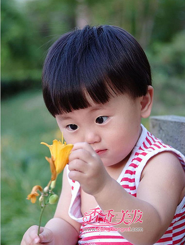 儿童短发蘑菇头剪法大全 儿童短发设计蘑菇头