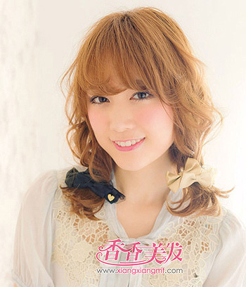 学生怎么扎非主流头发 2015蓬松的非主流扎头