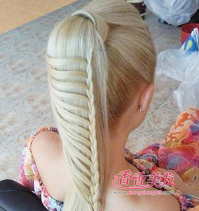 关于鱼骨辫的发型 鱼骨发编发发型扎法(4)