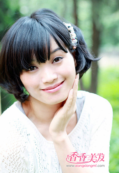 2015方脸女生流行短发型 圆方脸适合的短发图