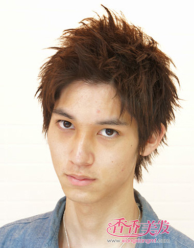 钻石脸男生适合什么发型 男性钻石脸发型设计