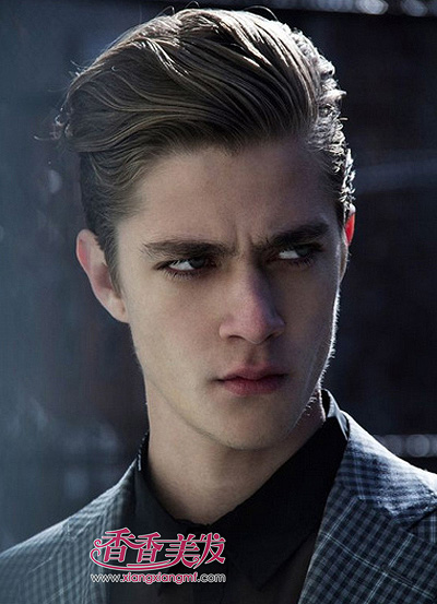 今年流行什么发型和颜色男 男生发型颜色图片