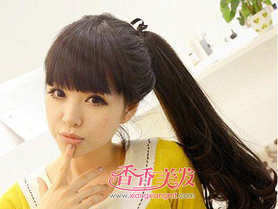 高马尾怎么扎顶部蓬松 扎高马尾头顶蓬松