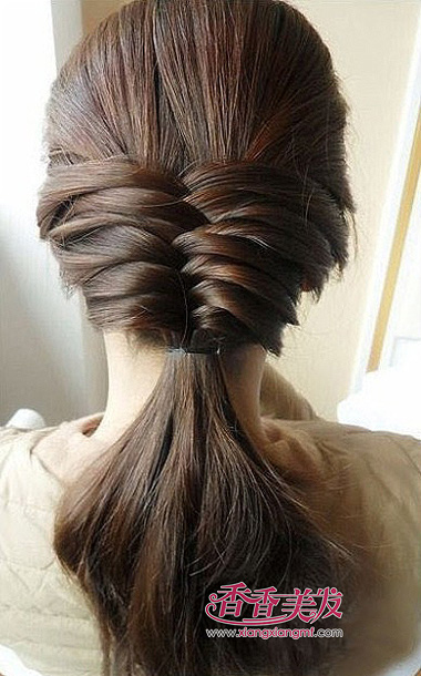 怎么扎鱼尾辨的步骤 鱼尾辫扎法步骤(6)