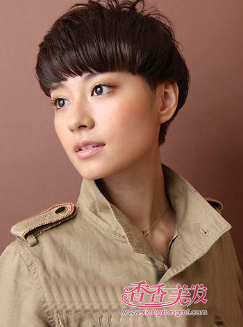 胖脸女生适合什么帅气短发图片 微胖脸型适合