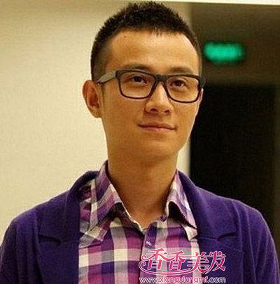 脸圆头发细的男生适合什么发型 脸大的圆的男