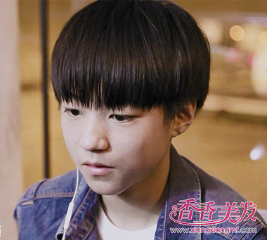 男生倒三角脸型发型 学生倒三角脸型适合什么