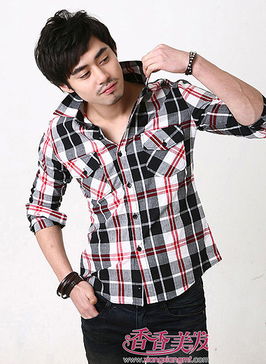 头发长的<em>男生</em>如何在家弄发型 <em>中年男士长发发型</em>