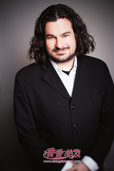 长的<em>男生</em>如何在家弄发型 <em>中年男士长发发型</em>(3