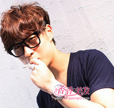 短<em>头发</em>男生<em>烟花烫</em>什么样 男生短发<em>烟花烫</em>效果
