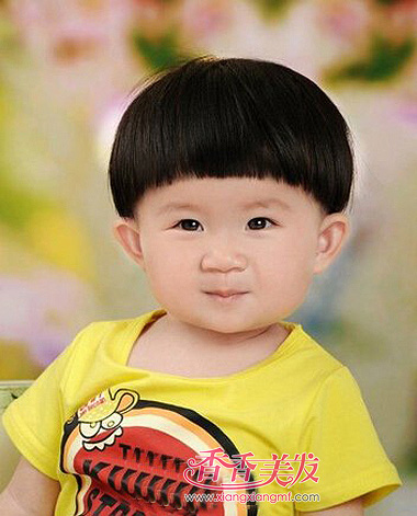 小男孩锅盖型发型 适合小男孩的发型