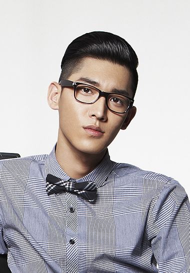 男士头发两边短中间长的发型 最新男士发型(2