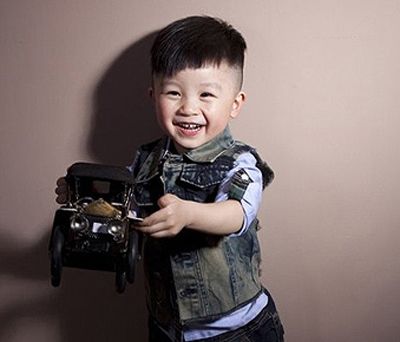 2岁男孩时髦发型 2岁小男孩发型